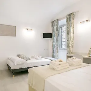 White Candia Bed and breakfast